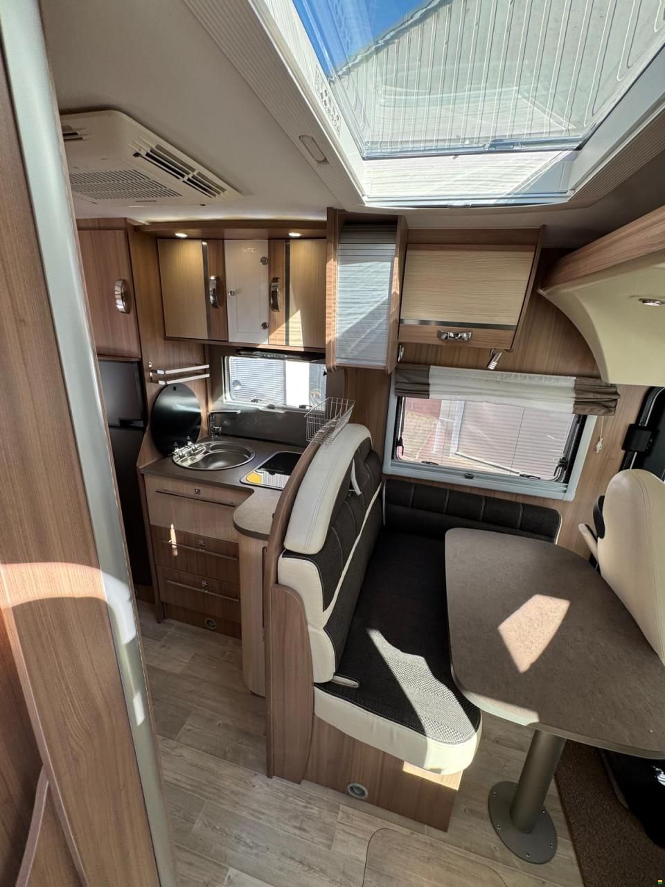 Pilote **GALAXY G690XLC**QUEENSBETT**