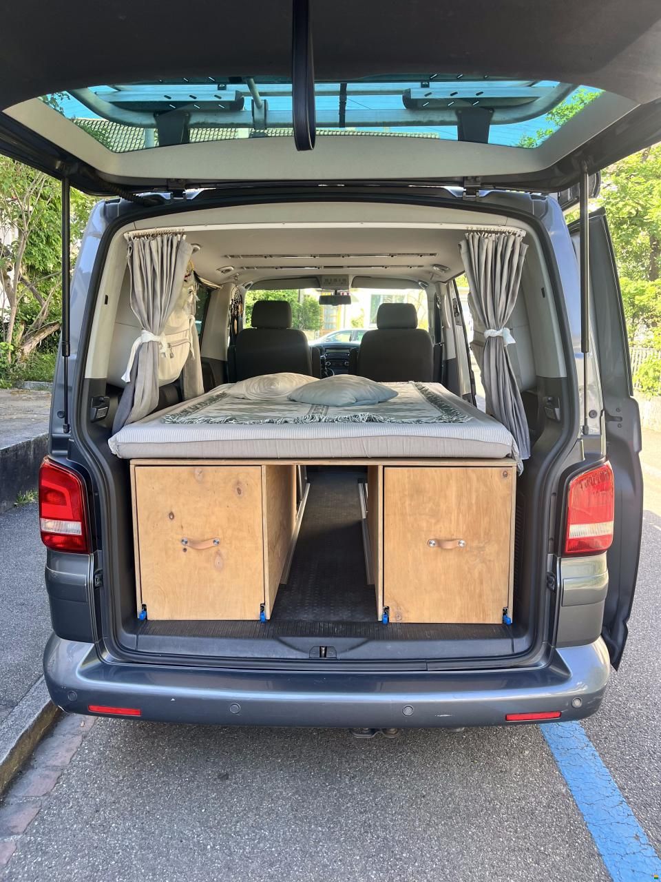 Volkswagen T5 Multivan 2.0 TDI