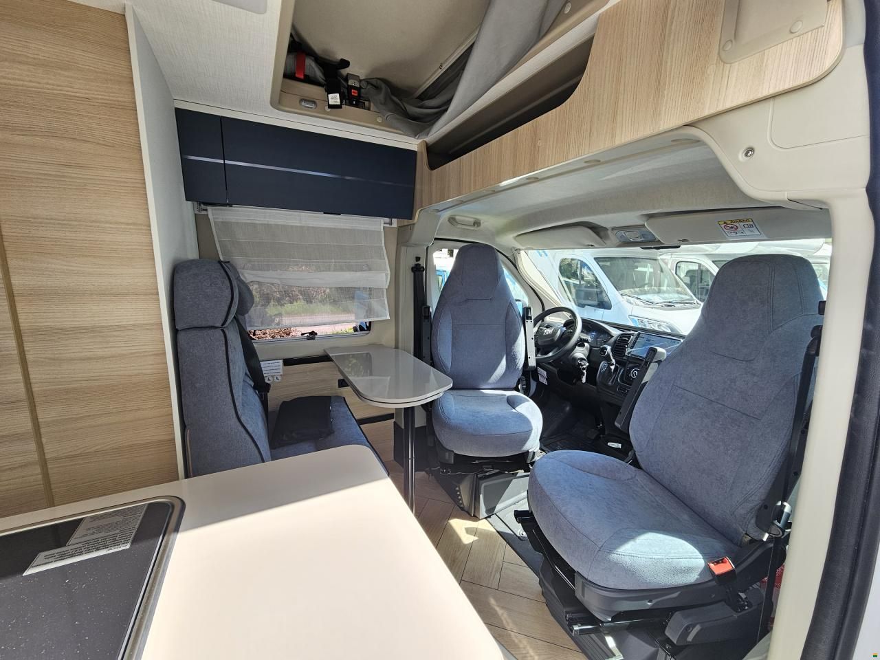 Challenger V114S mit Doppelbett & Schlafdach!