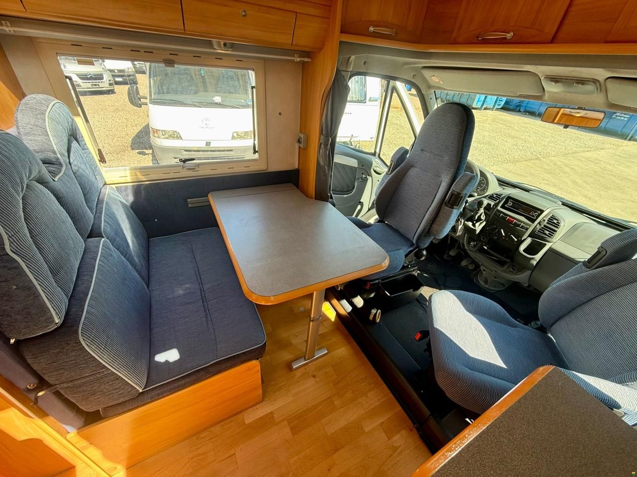 Adria Coral 660SL -L&auml;ngsbetten -Garage