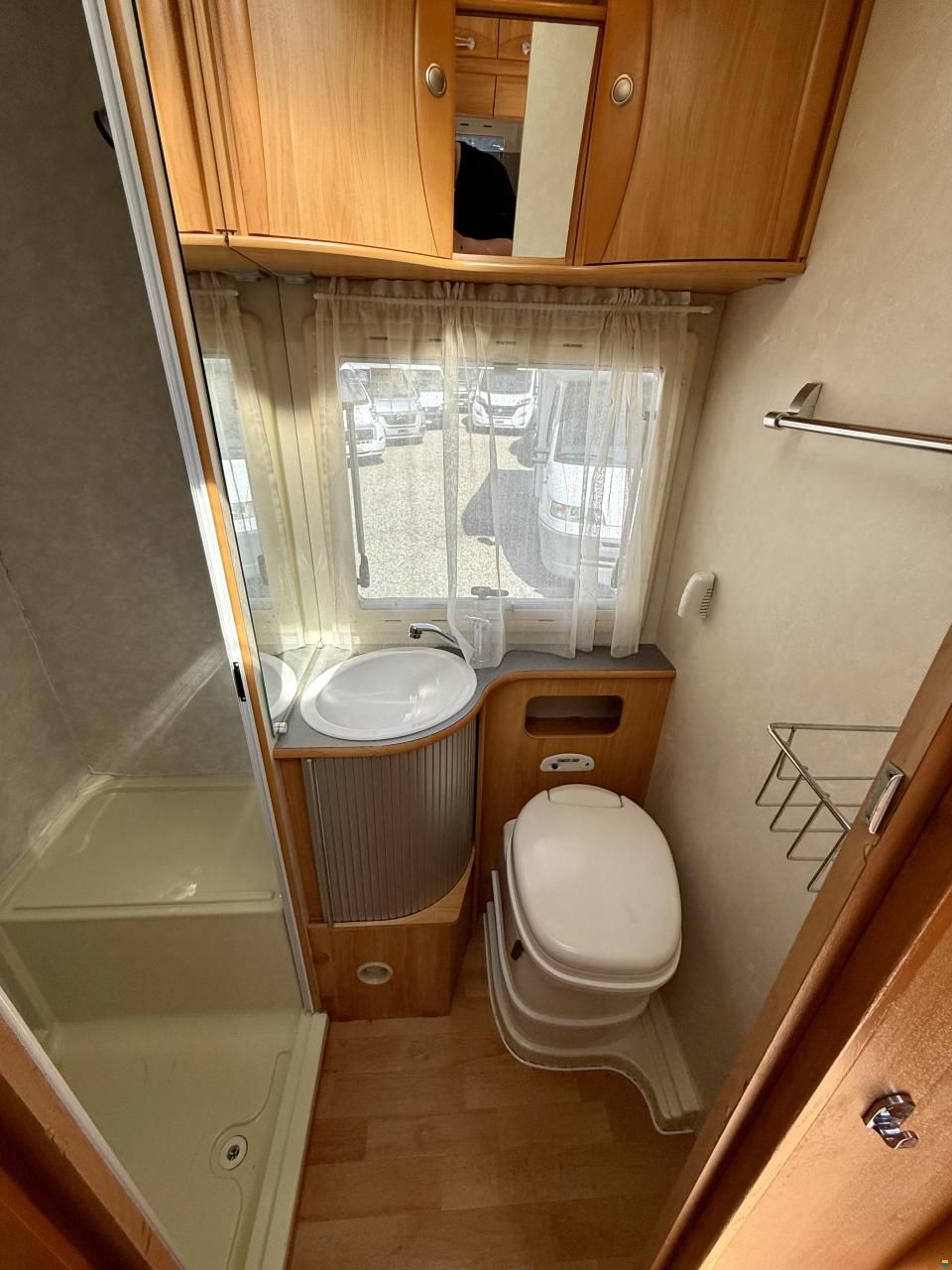Adria Coral 660SL -L&auml;ngsbetten -Garage