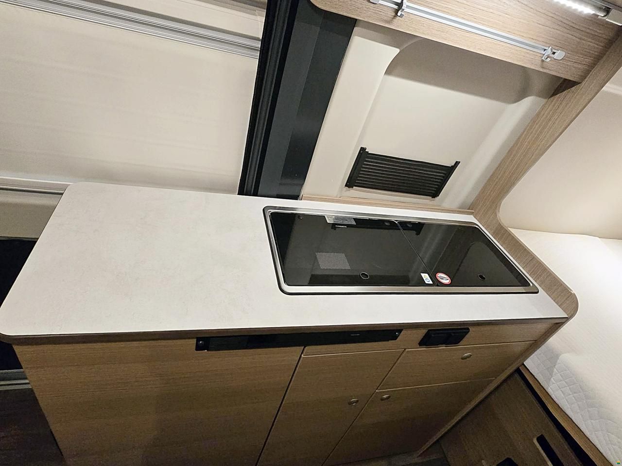 Carado CVE 600 CLEVER + EDITION 2.3MJ