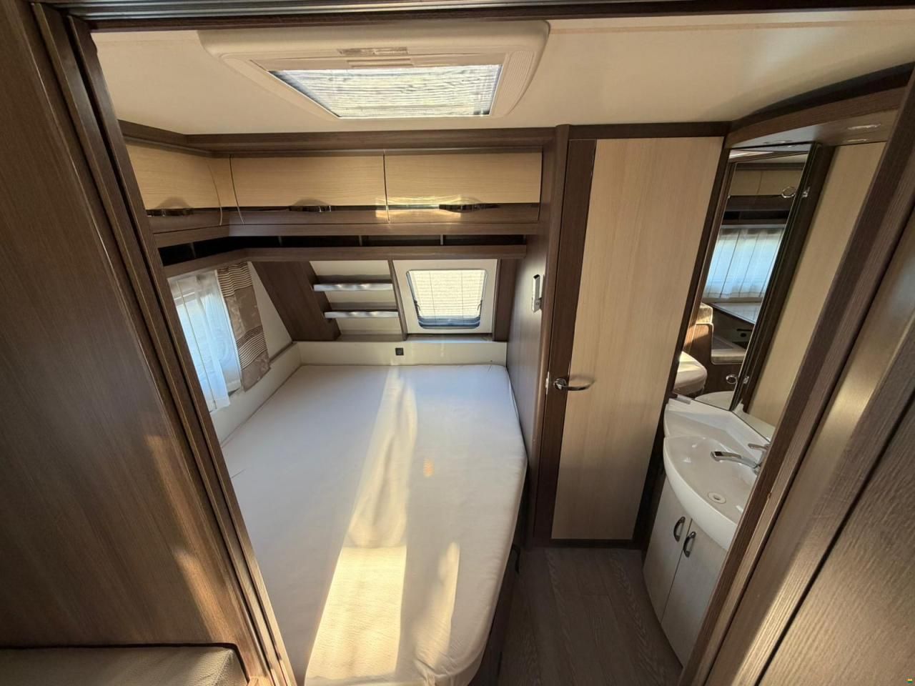 Hobby *PRESTIGE 720 UKFE *** KAJ&Uuml;TTENBETT***