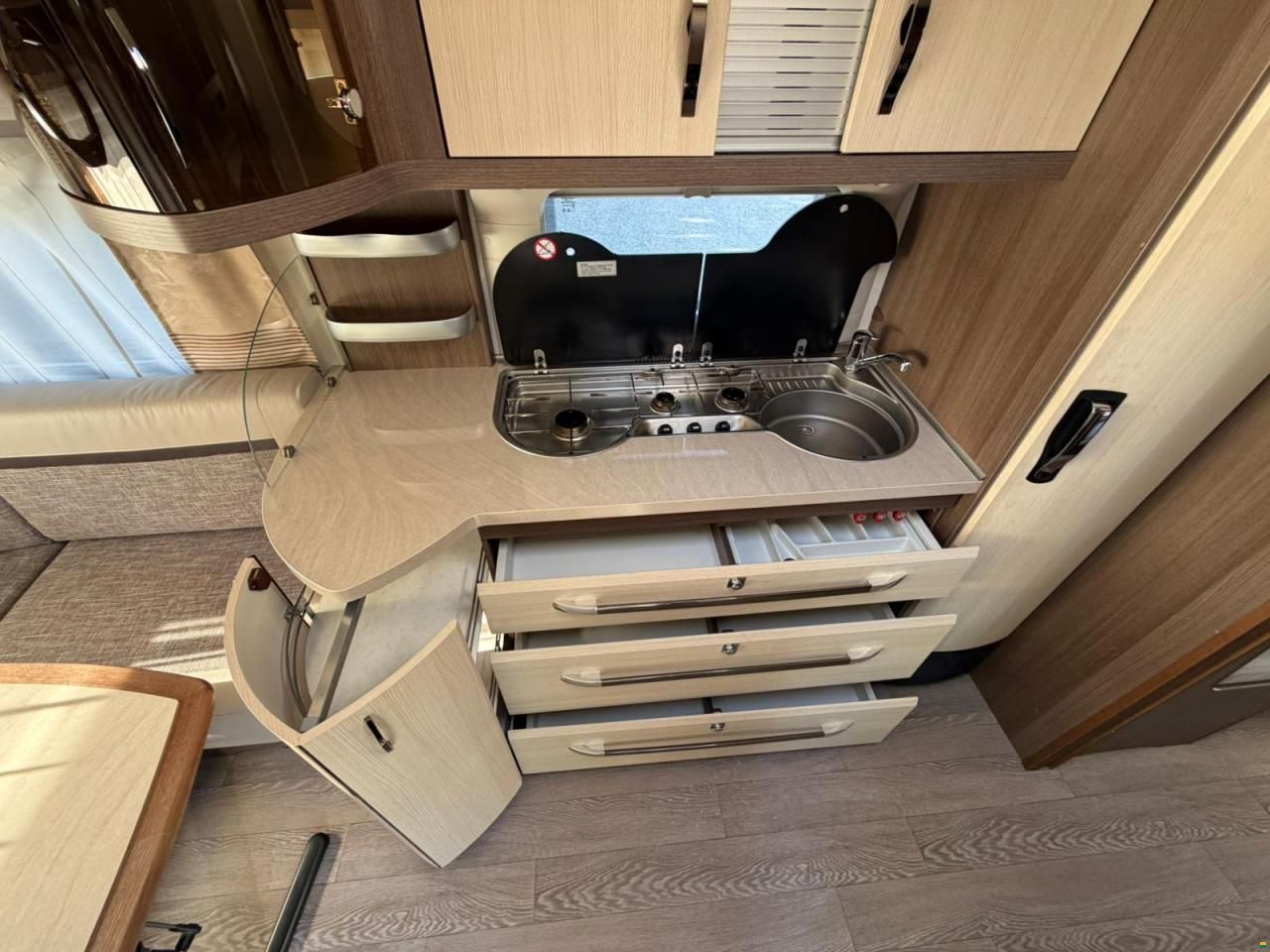 Hobby *PRESTIGE 720 UKFE *** KAJ&Uuml;TTENBETT***