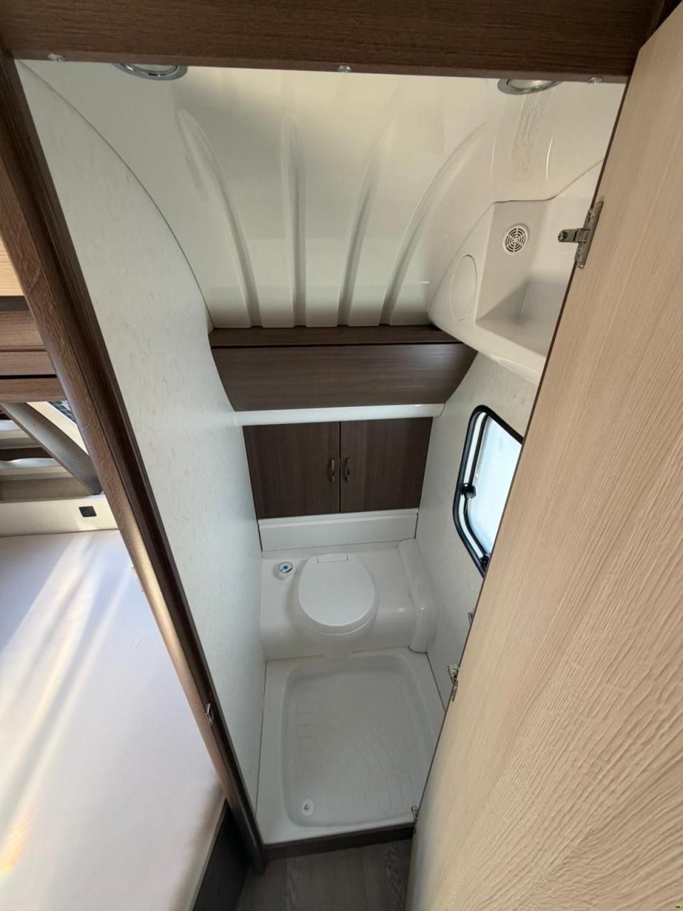 Hobby *PRESTIGE 720 UKFE *** KAJ&Uuml;TTENBETT***
