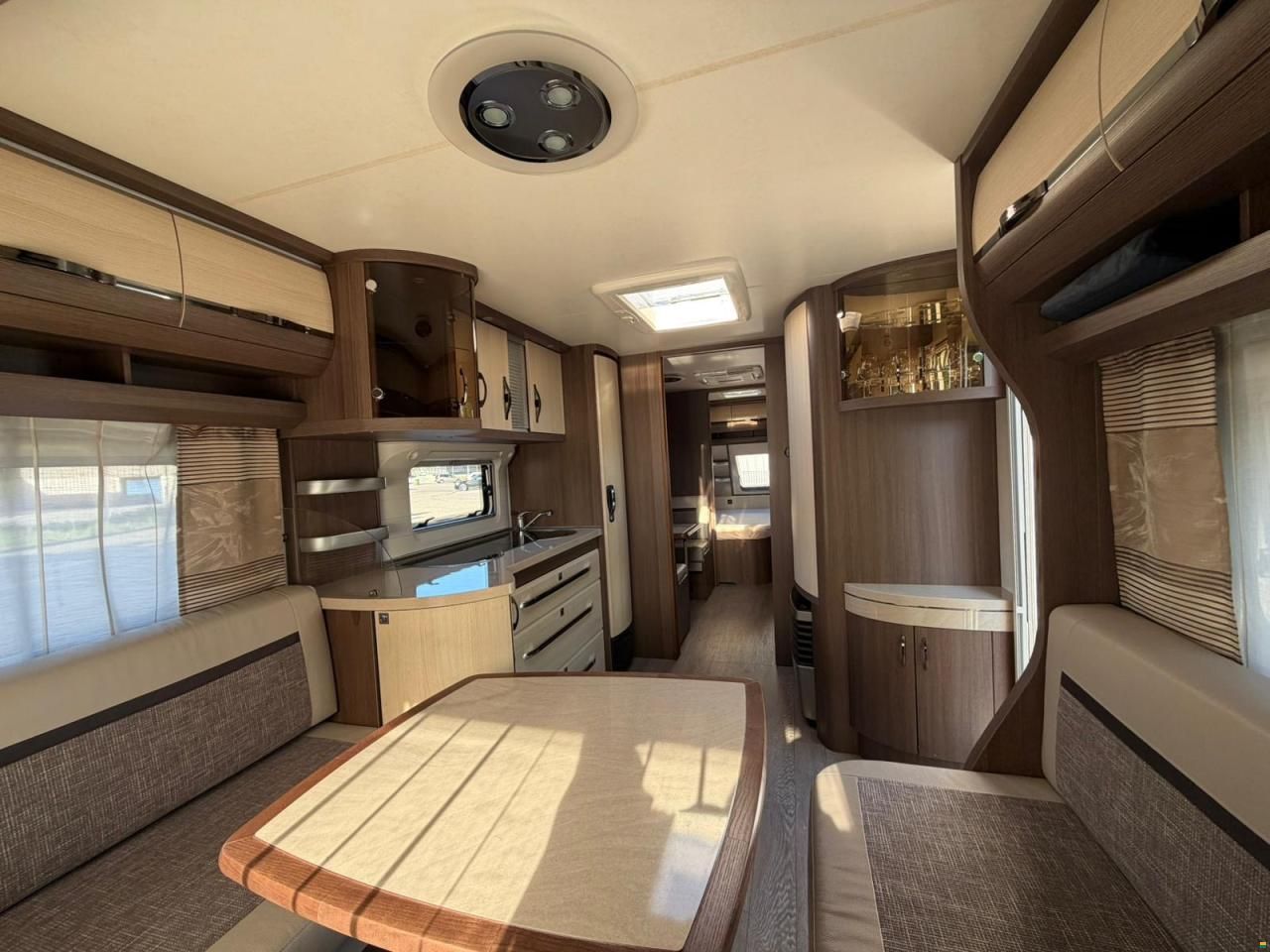 Hobby *PRESTIGE 720 UKFE *** KAJ&Uuml;TTENBETT***