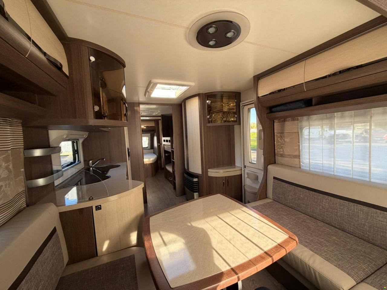 Hobby *PRESTIGE 720 UKFE *** KAJ&Uuml;TTENBETT***