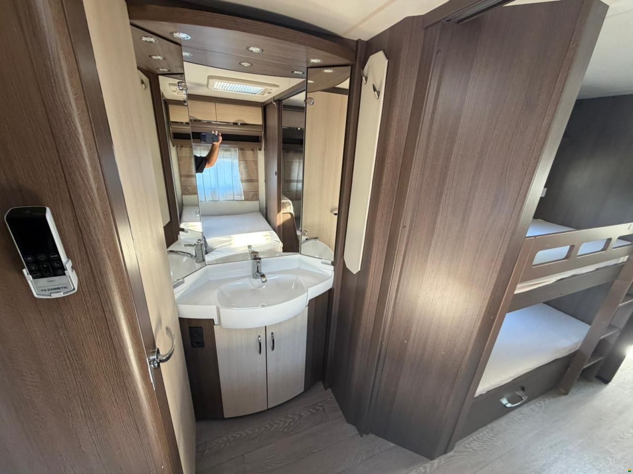 Hobby *PRESTIGE 720 UKFE *** KAJ&Uuml;TTENBETT***