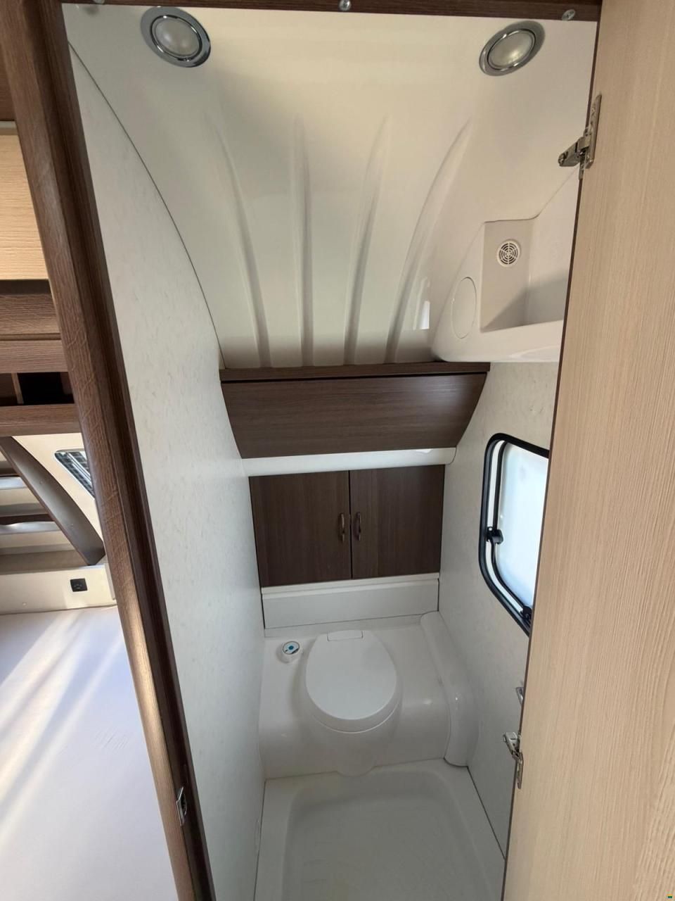 Hobby *PRESTIGE 720 UKFE *** KAJ&Uuml;TTENBETT***