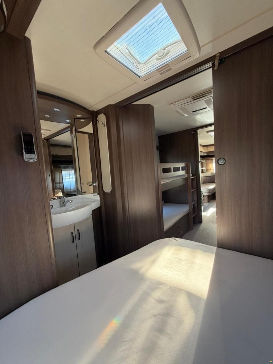 Hobby *PRESTIGE 720 UKFE *** KAJ&Uuml;TTENBETT***