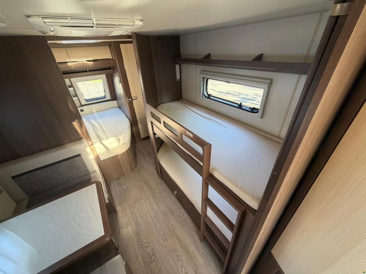 Hobby *PRESTIGE 720 UKFE *** KAJ&Uuml;TTENBETT***