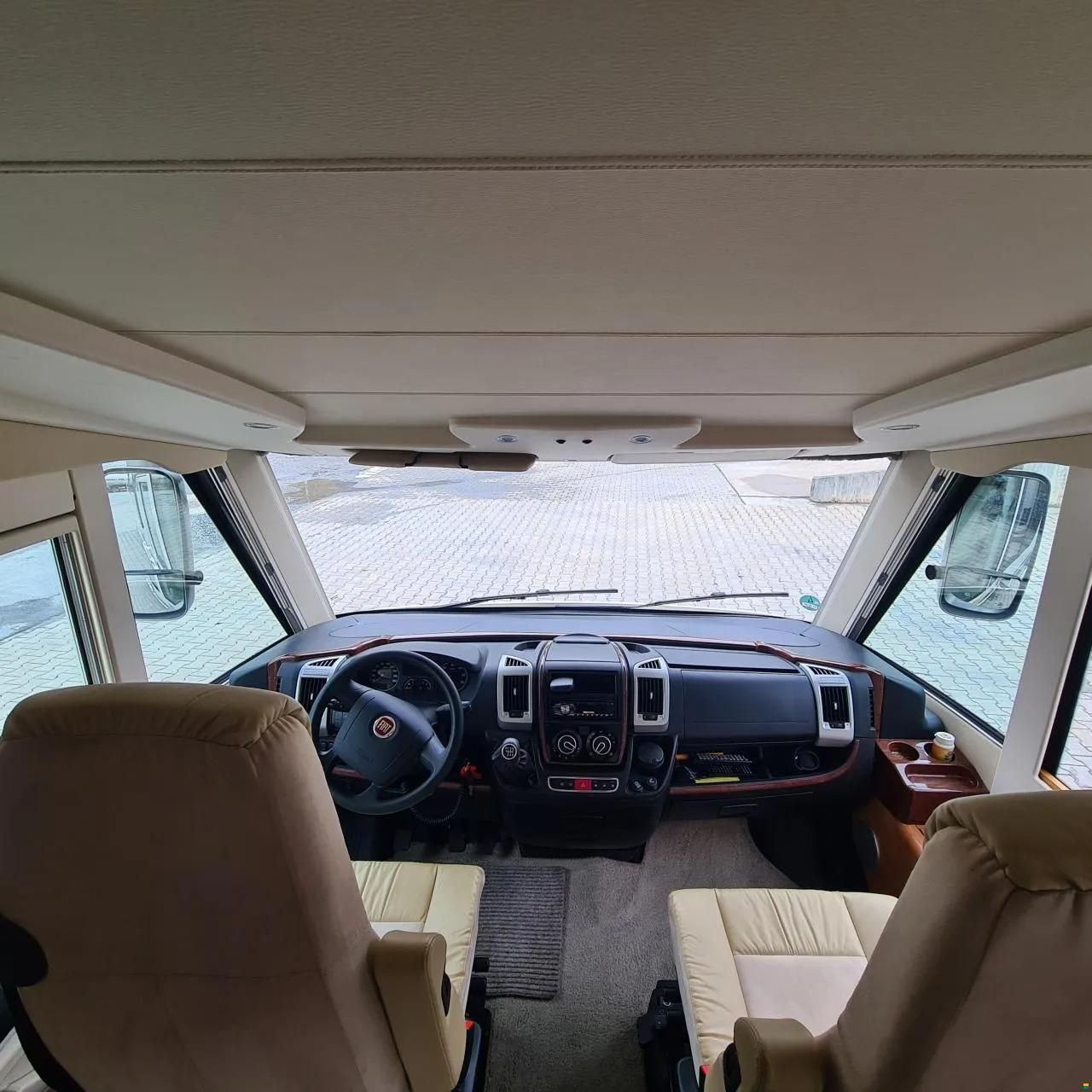 Carthago Chic E-Line 49