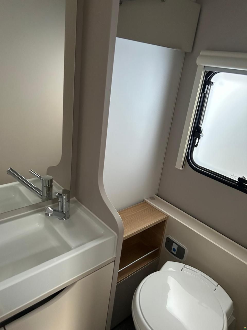 Adria Adora 572UT