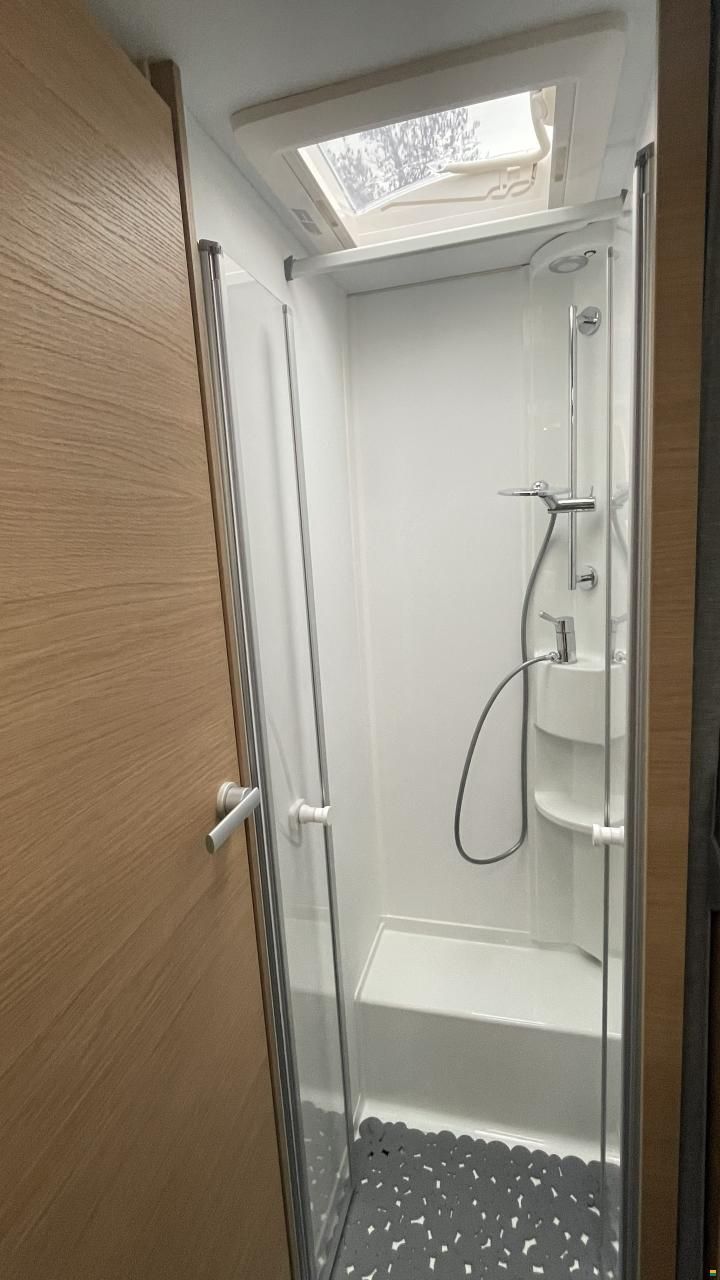 Adria Coral 670 DL 60 Years Deluxe