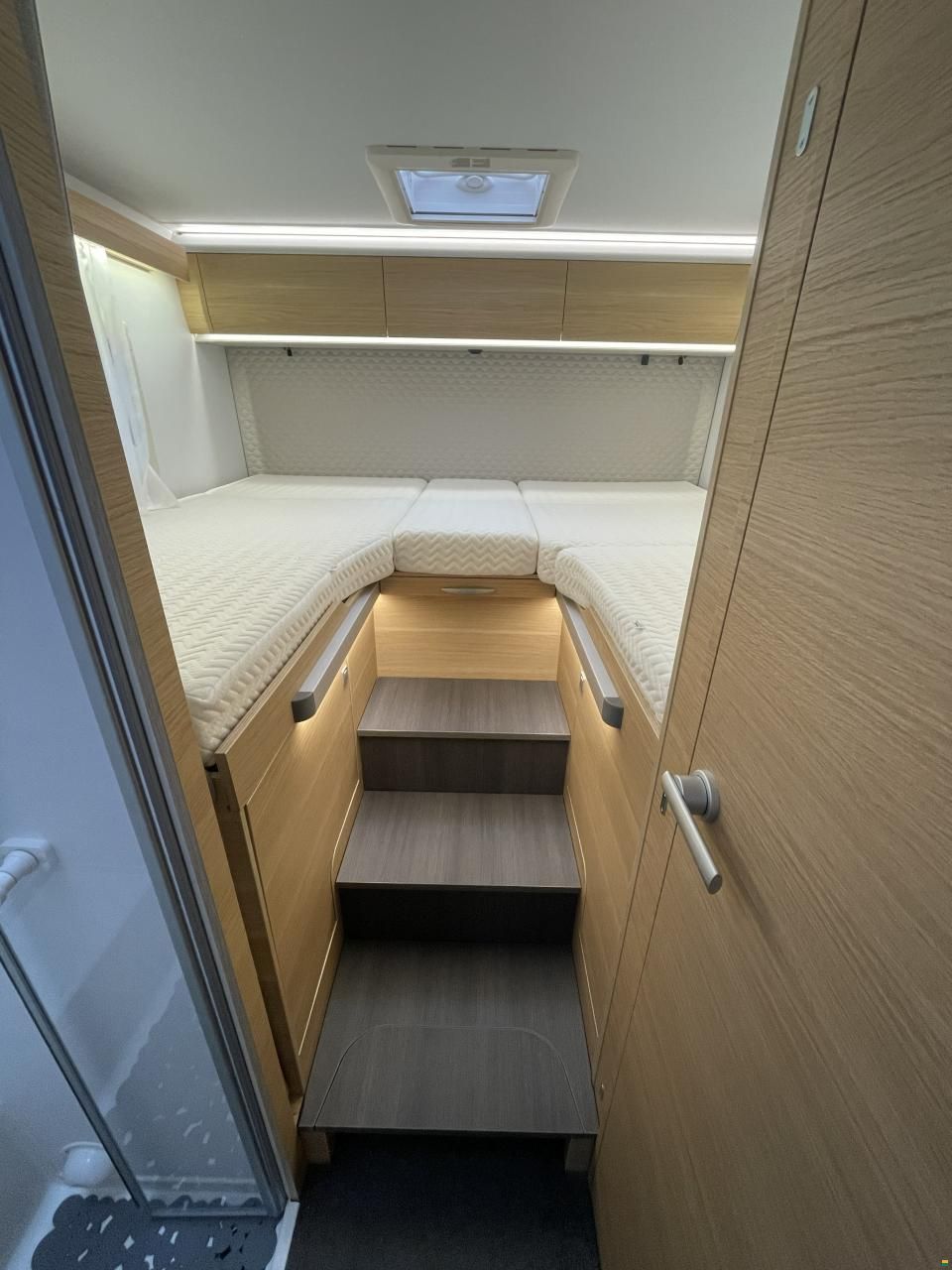 Adria Coral 670 DL 60 Years Deluxe