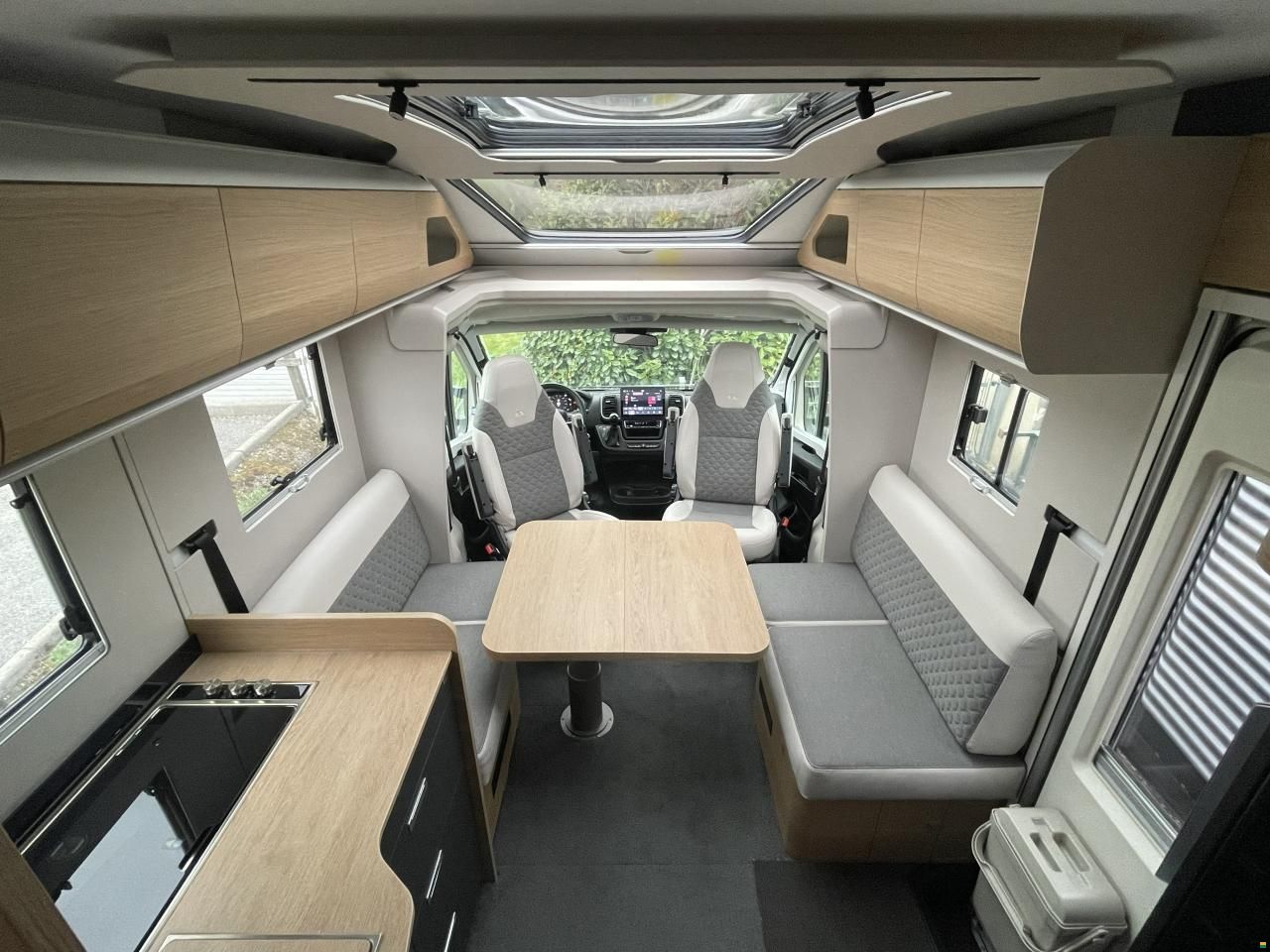 Adria Coral 670 DL 60 Years Deluxe