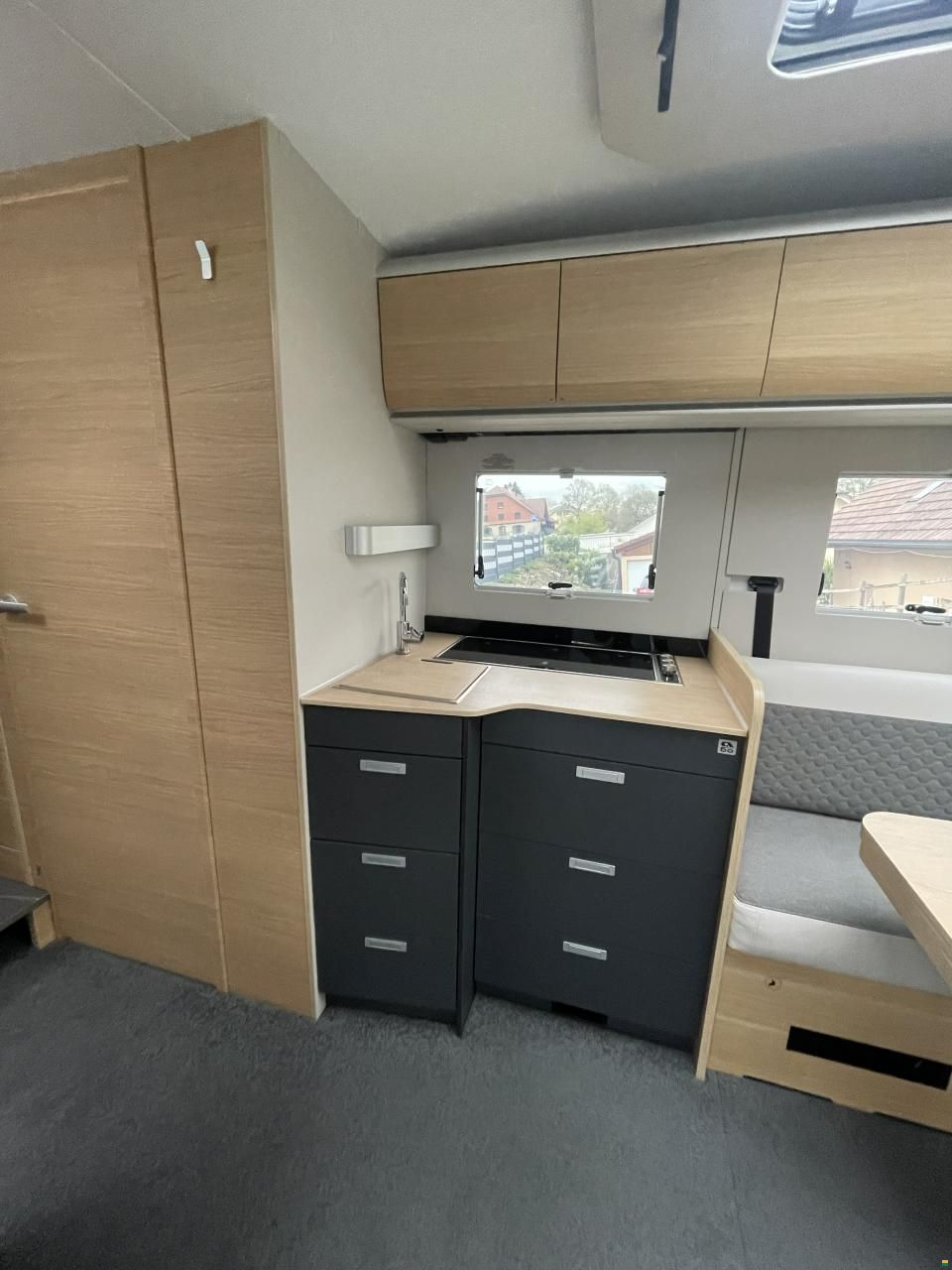 Adria Coral 670 DL 60 Years Deluxe