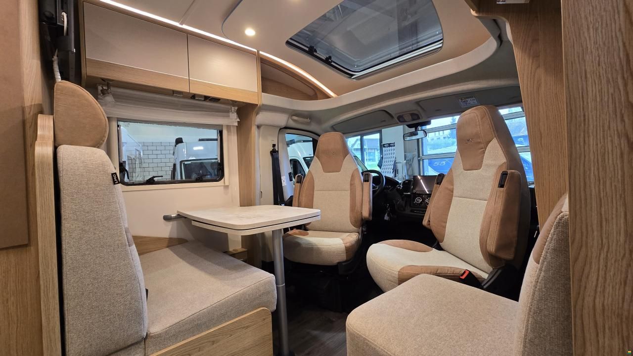 LMC Cruiser V 646 G / Automat