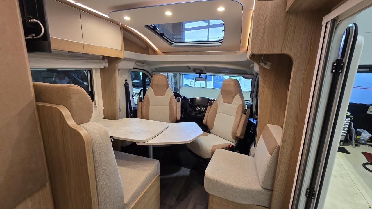 LMC Cruiser V 646 G / Automat