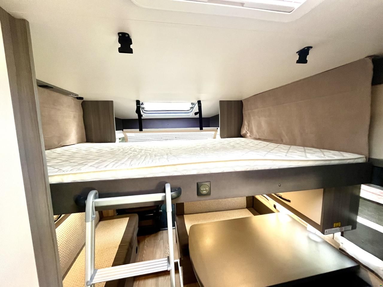 Hobby Optima T65 mit XXL Stockbetten