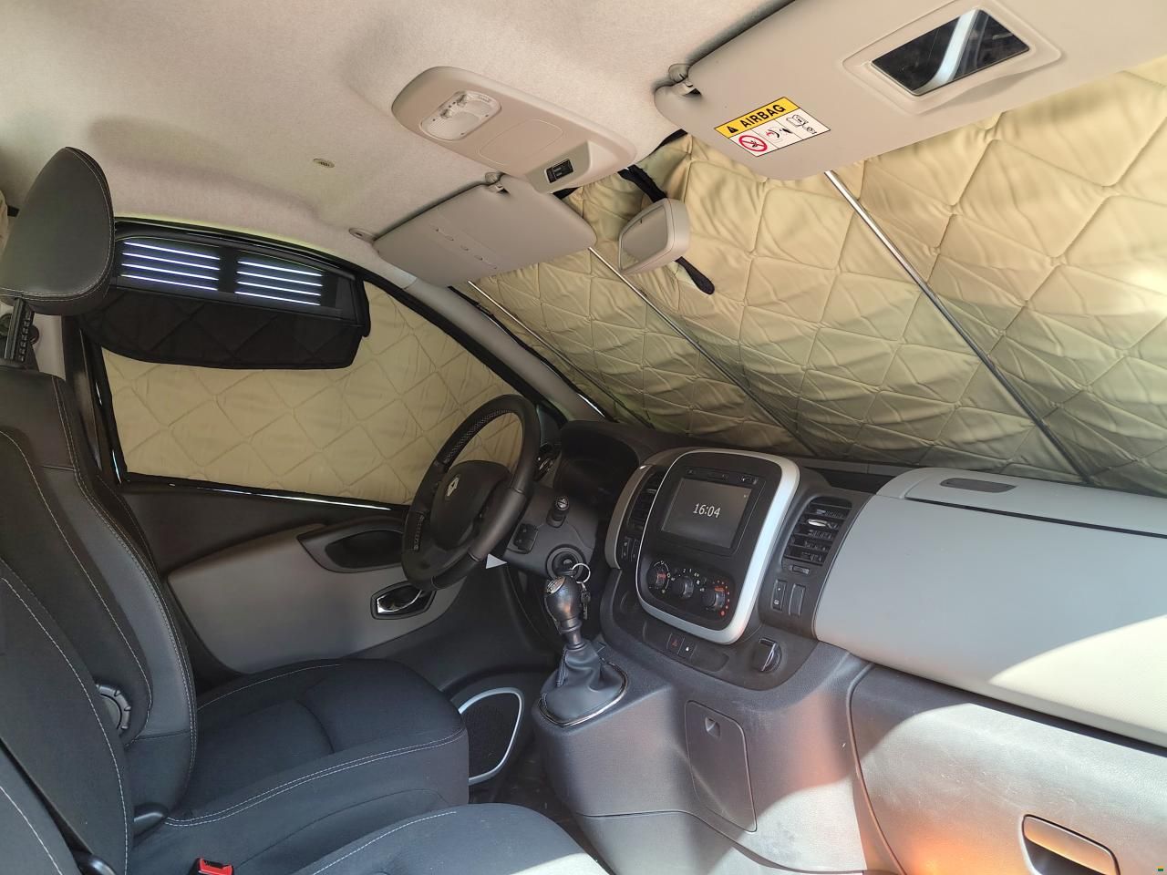 Renault Trafic dCi145