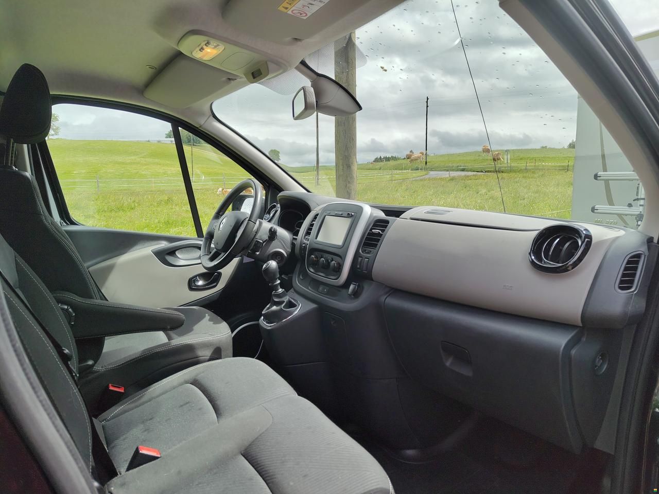 Renault Trafic dCi145