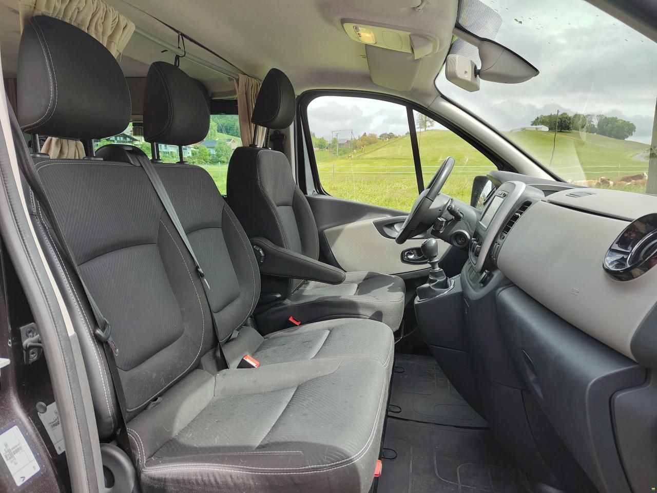 Renault Trafic dCi145