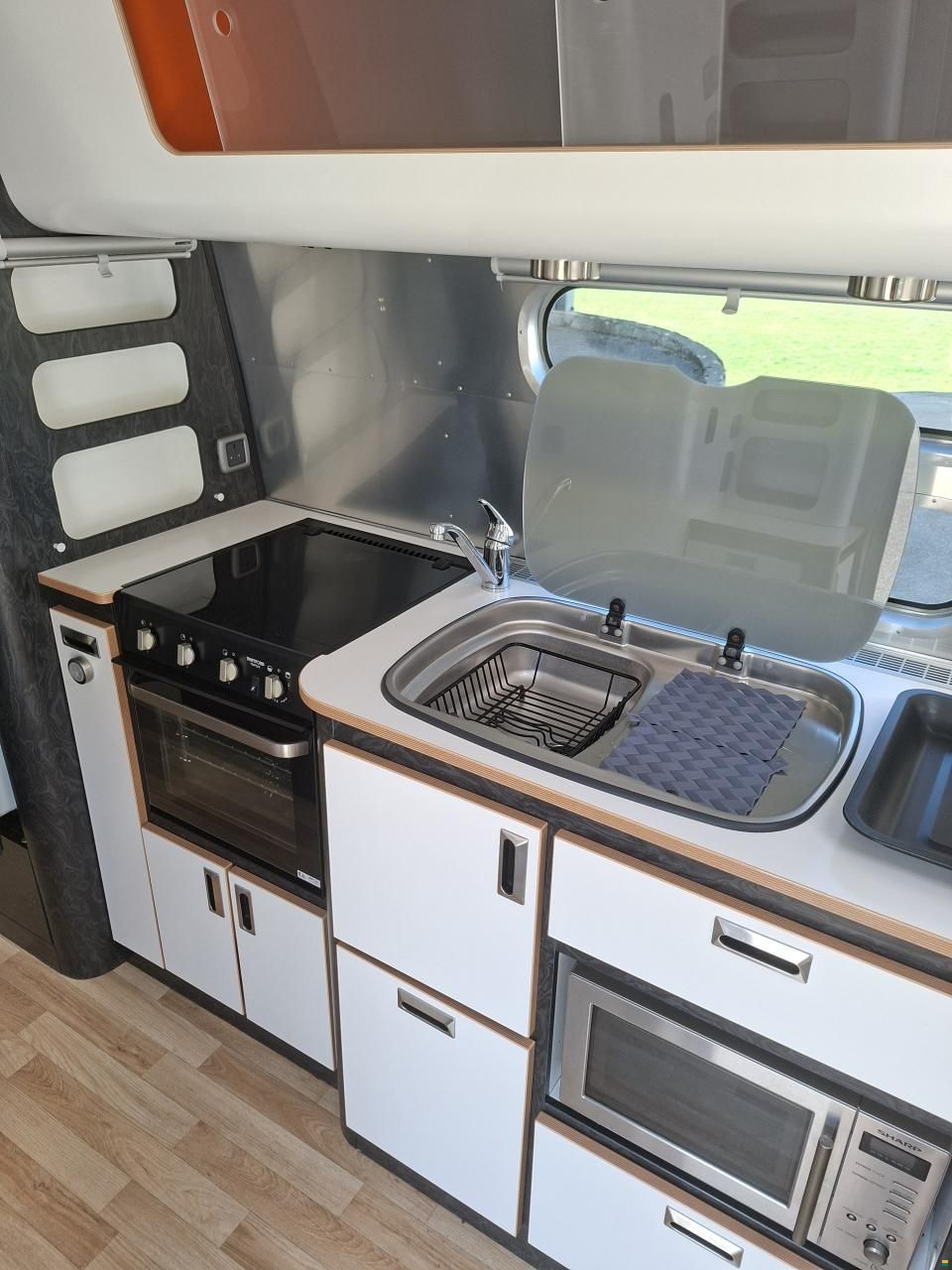 Airstream 684 International