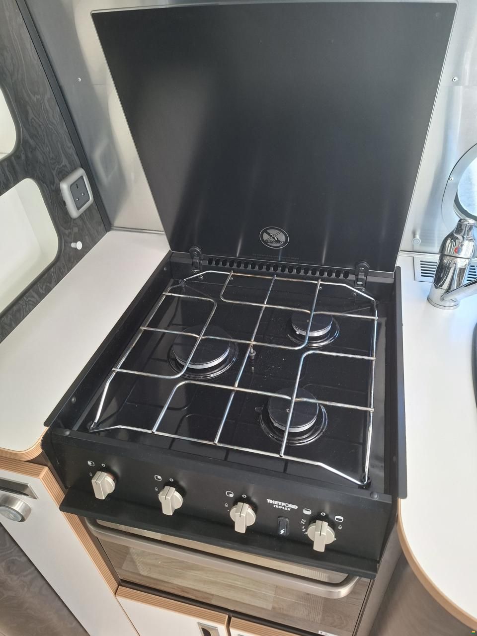 Airstream 684 International