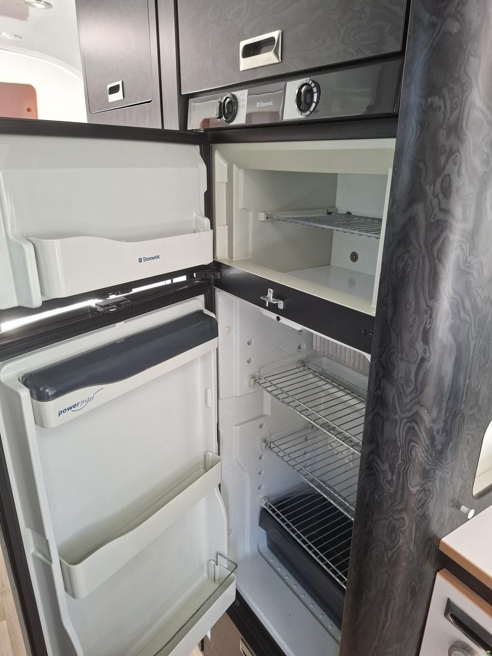 Airstream 684 International