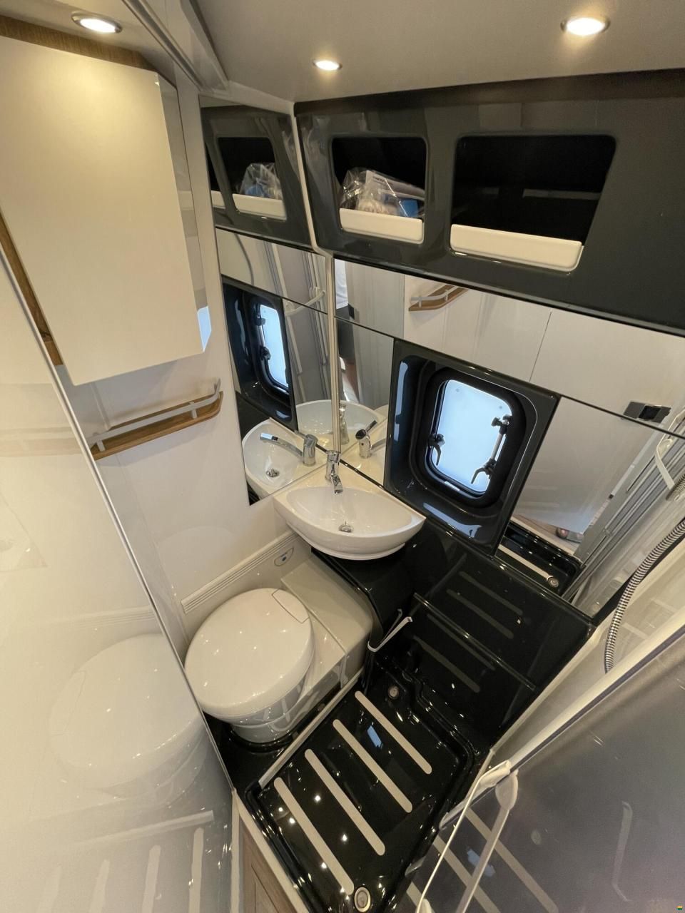 Hobby Prestige Van First-Edition 640 ET