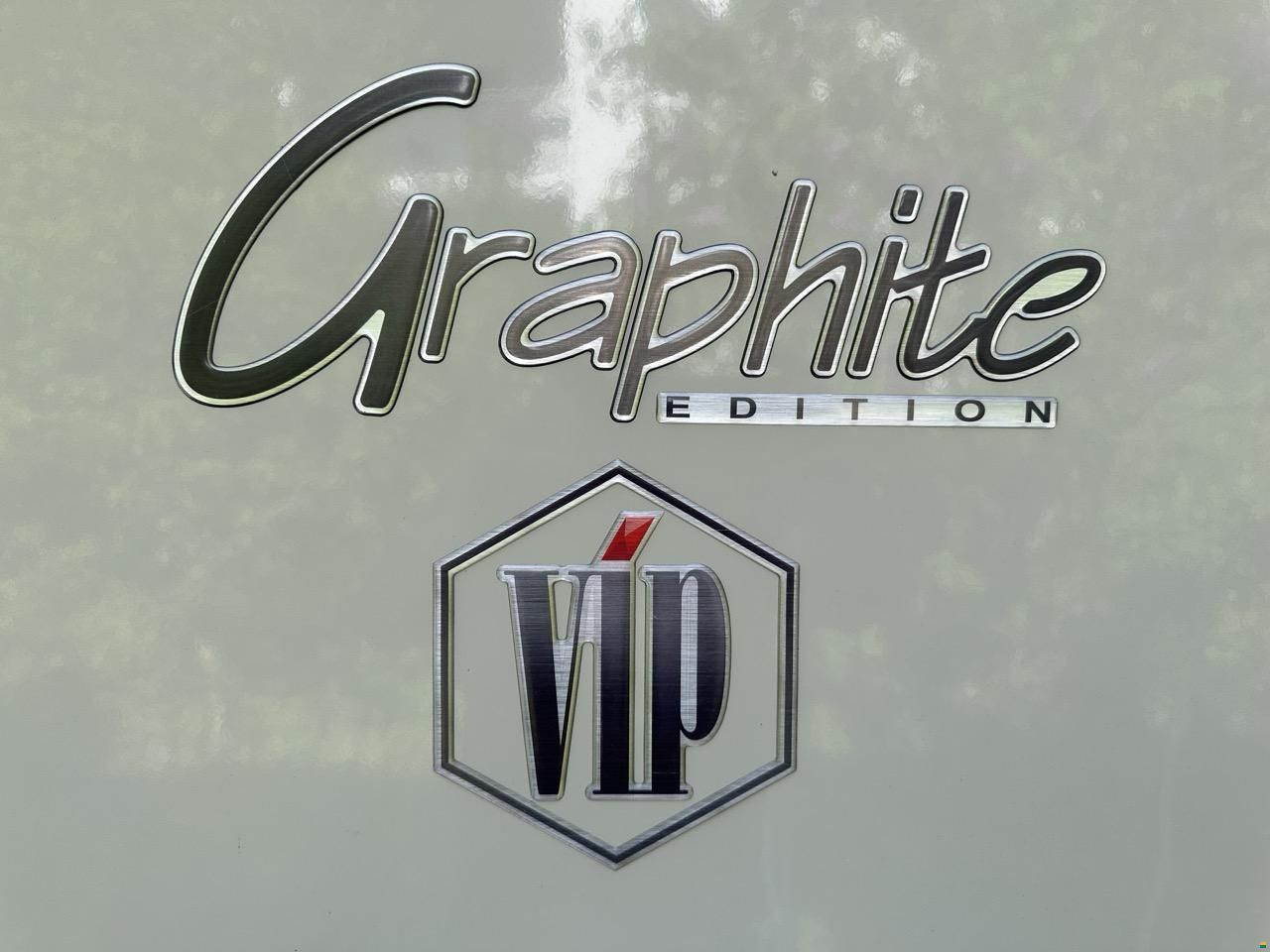 Challenger 380 Graphite VIP