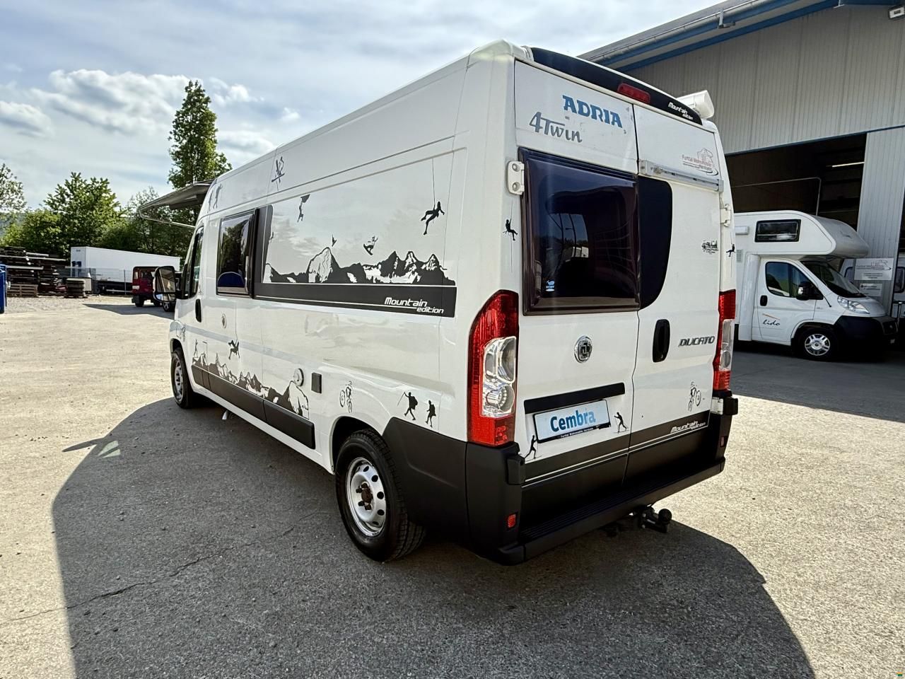 Adria 4 Twin - Family Spezial Kompakt Edition