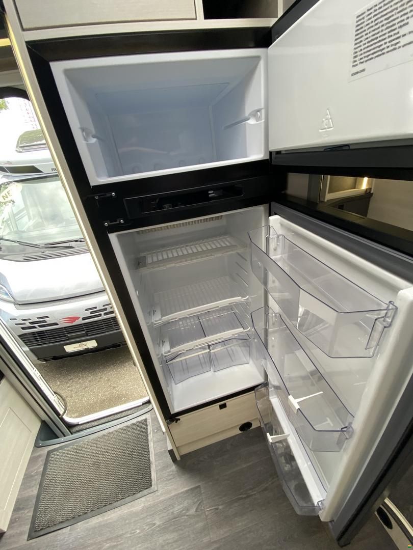 Challenger Graphite 260 Premium, Ford 170PS Automat