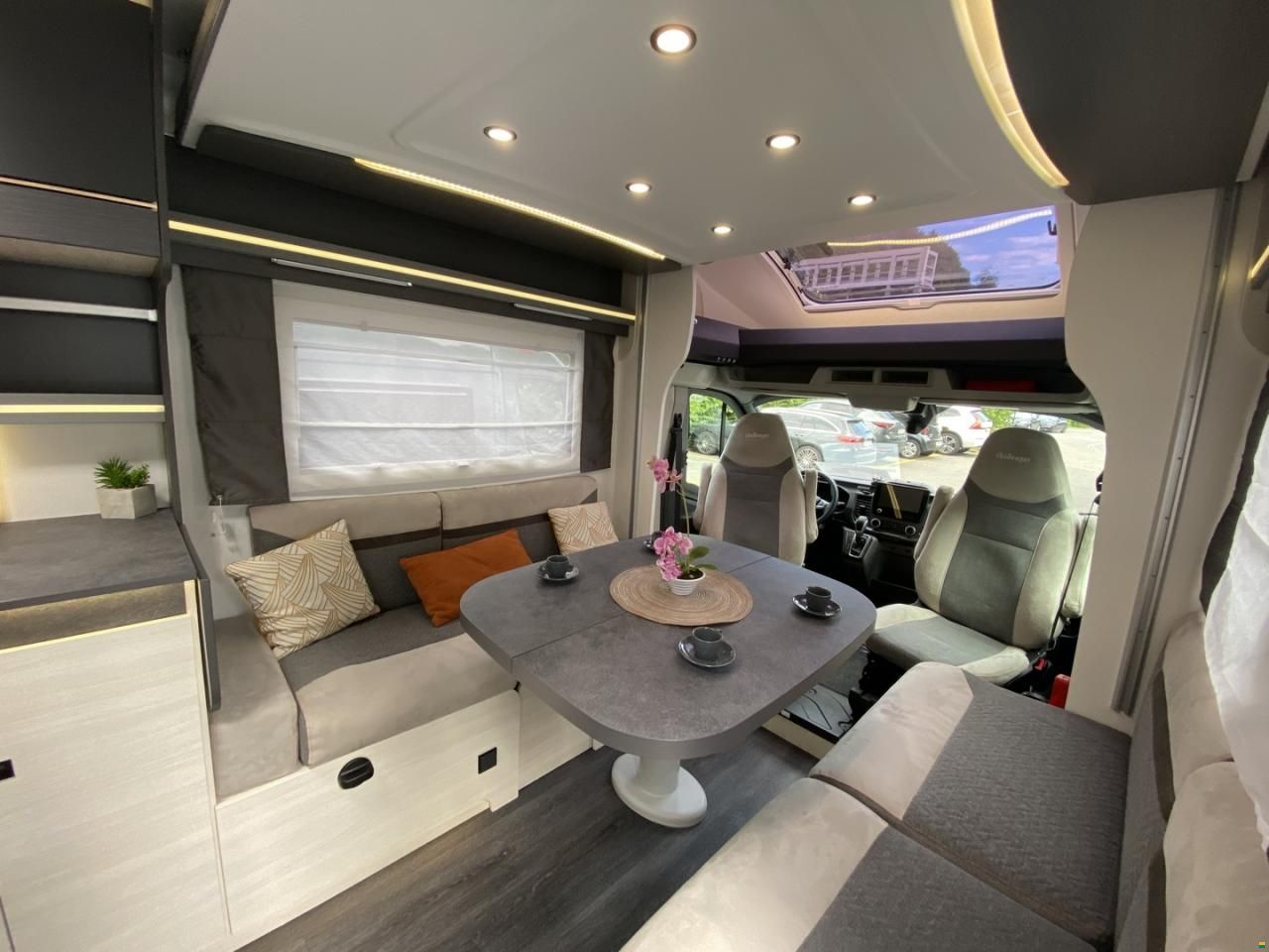 Challenger Graphite 260 Premium, Ford 170PS Automat