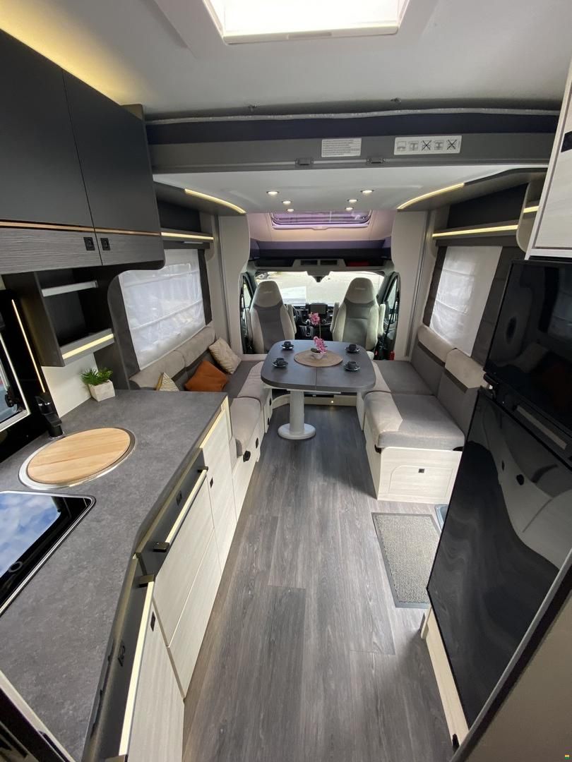 Challenger Graphite 260 Premium, Ford 170PS Automat