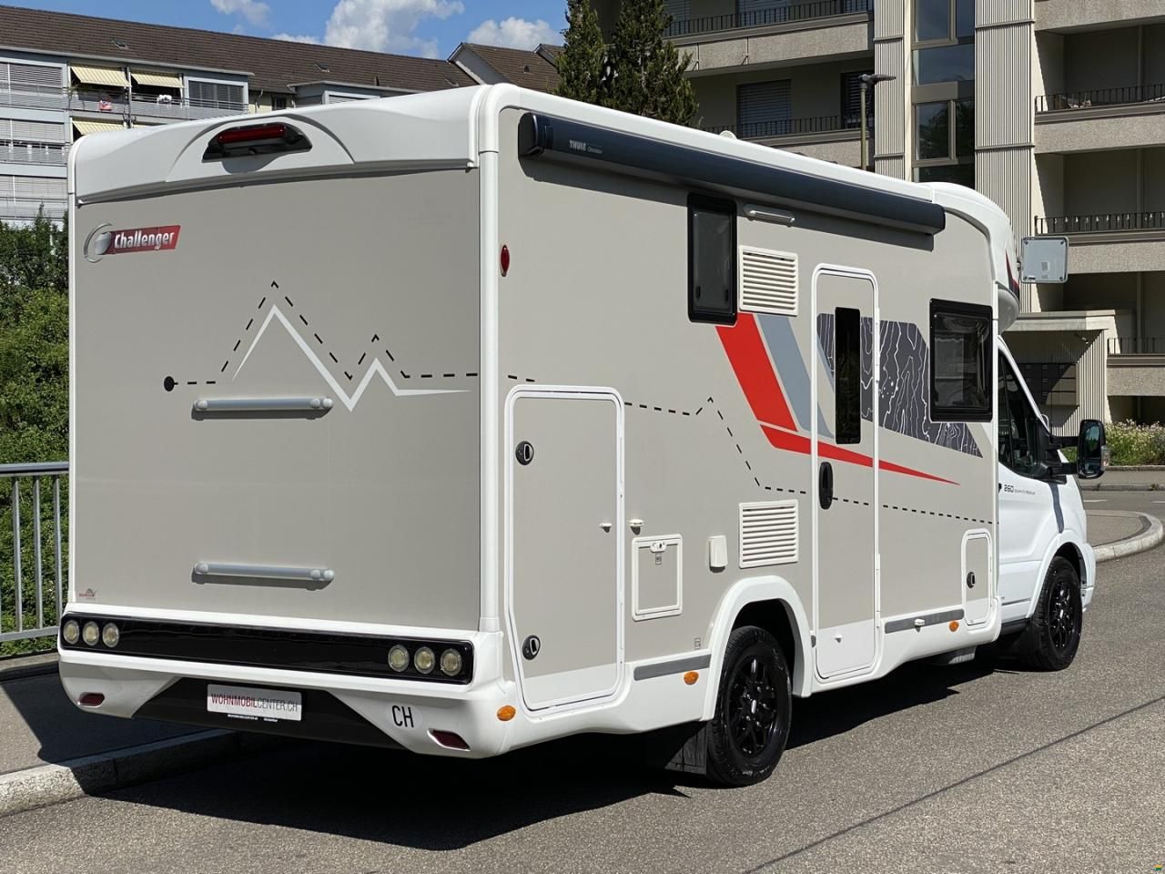 Challenger Graphite 260 Premium, Ford 170PS Automat