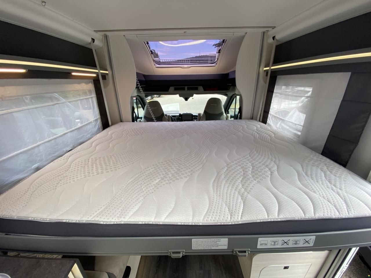 Challenger Graphite 260 Premium, Ford 170PS Automat