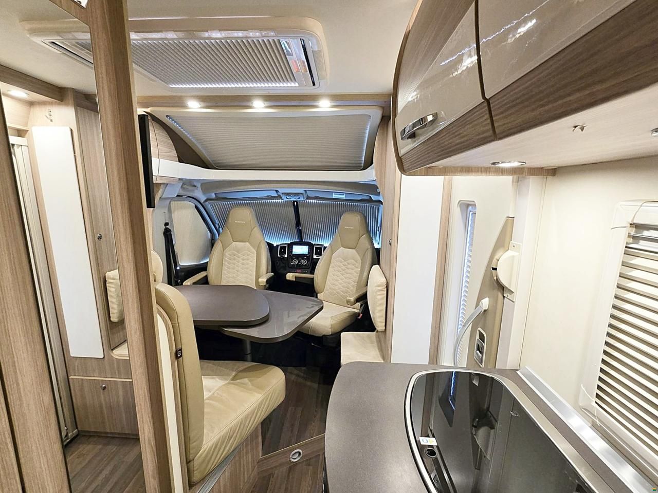 B&uuml;rstner TRAVEL VAN T 620 RIVA LOFT 2.3MJ AUTOMAT