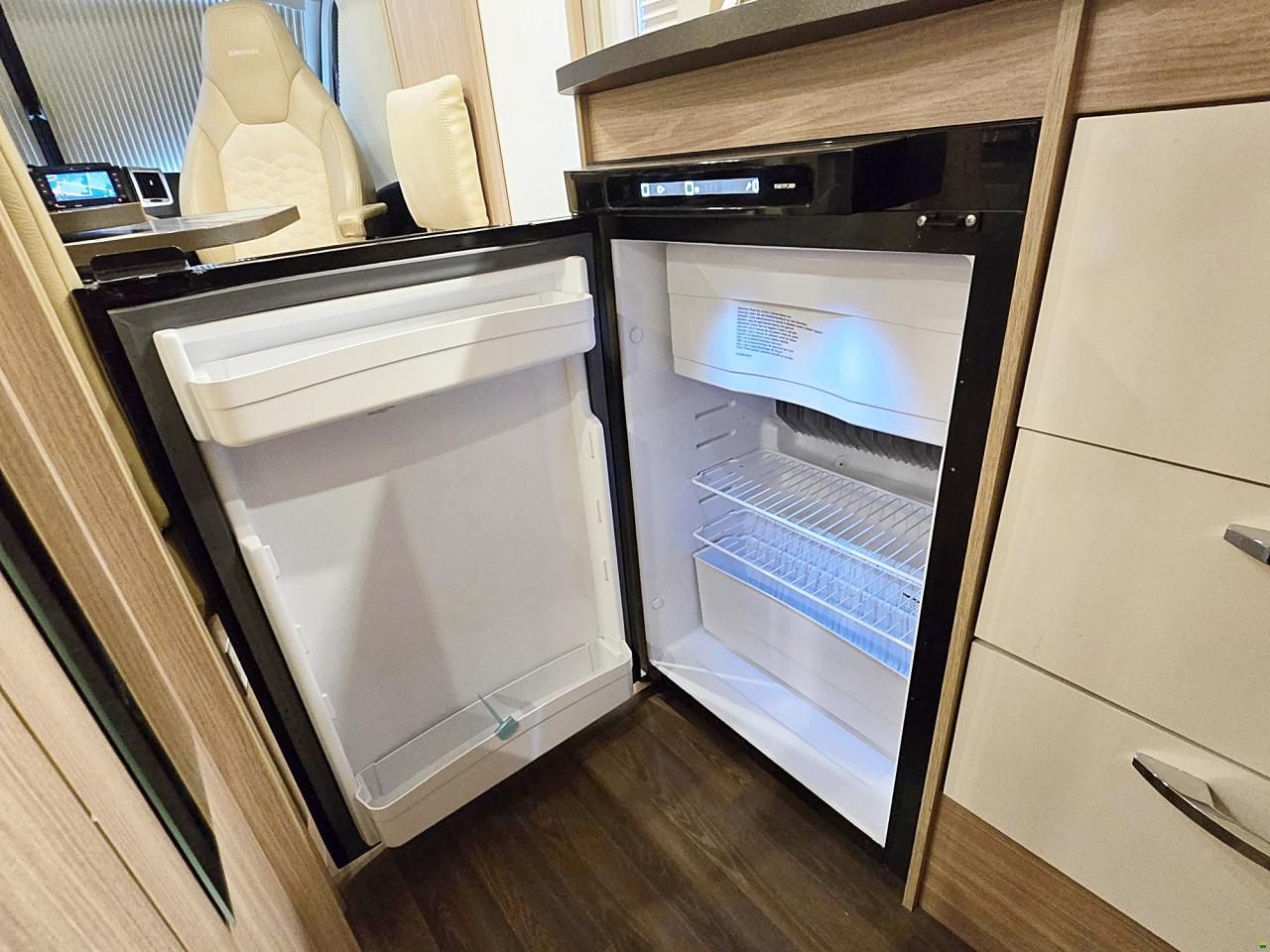 B&uuml;rstner TRAVEL VAN T 620 RIVA LOFT 2.3MJ AUTOMAT