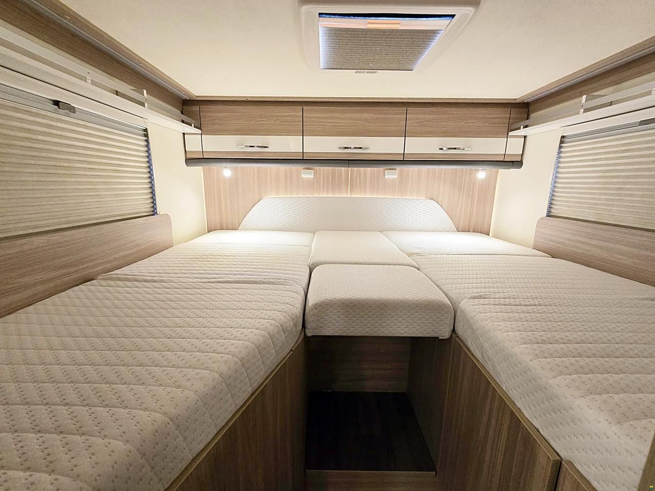 B&uuml;rstner TRAVEL VAN T 620 RIVA LOFT 2.3MJ AUTOMAT