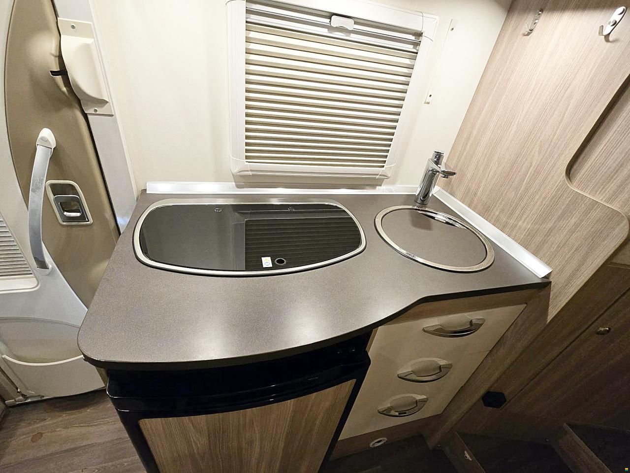B&uuml;rstner TRAVEL VAN T 620 RIVA LOFT 2.3MJ AUTOMAT