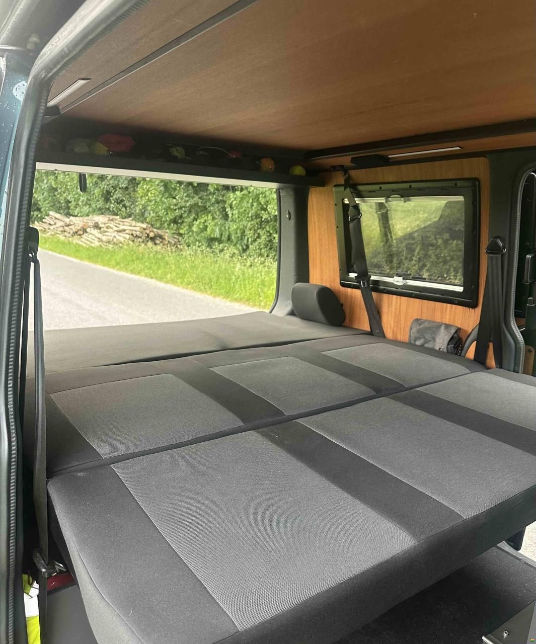 VW T6 Custom-Bus