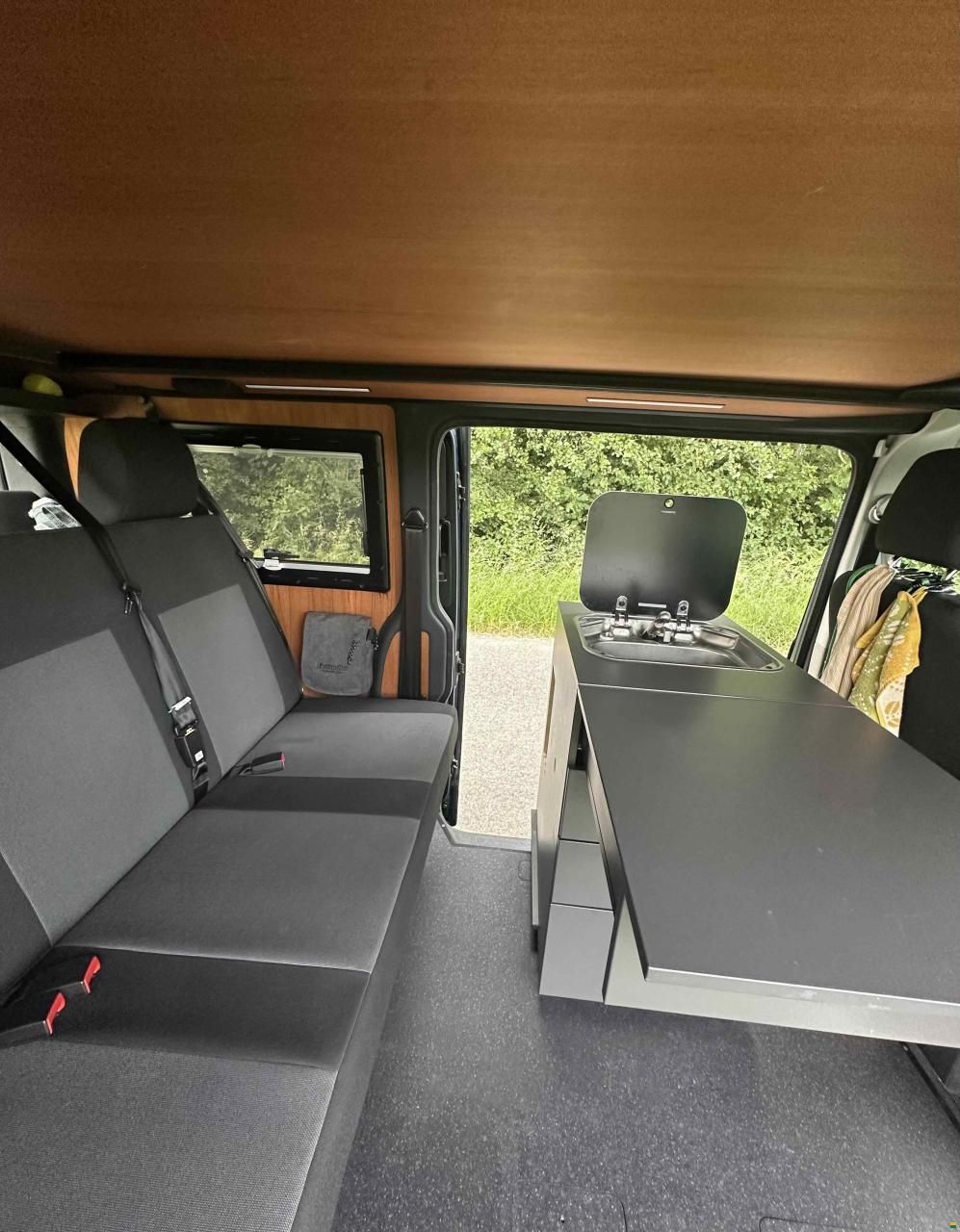 VW T6 Custom-Bus