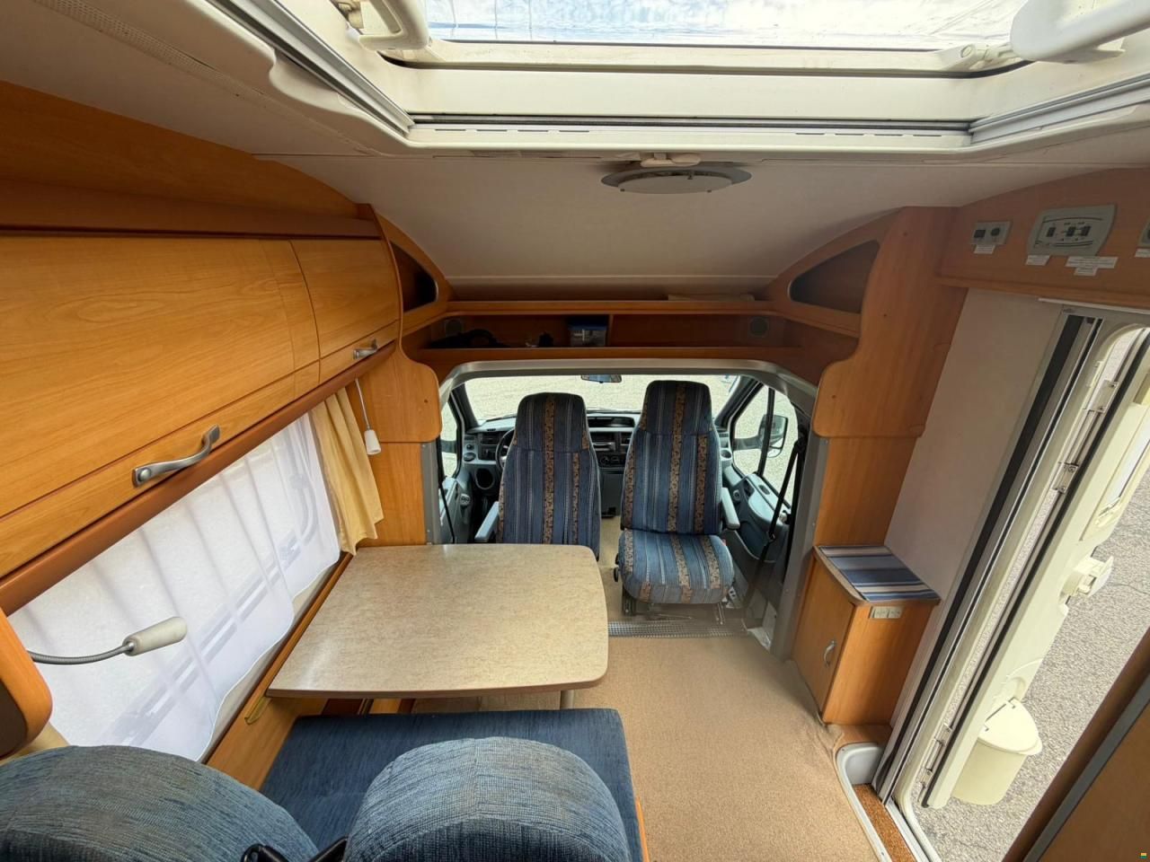 Ford 2.4TDCI 140PS LMC 708TI **L&Auml;NGSBETT**