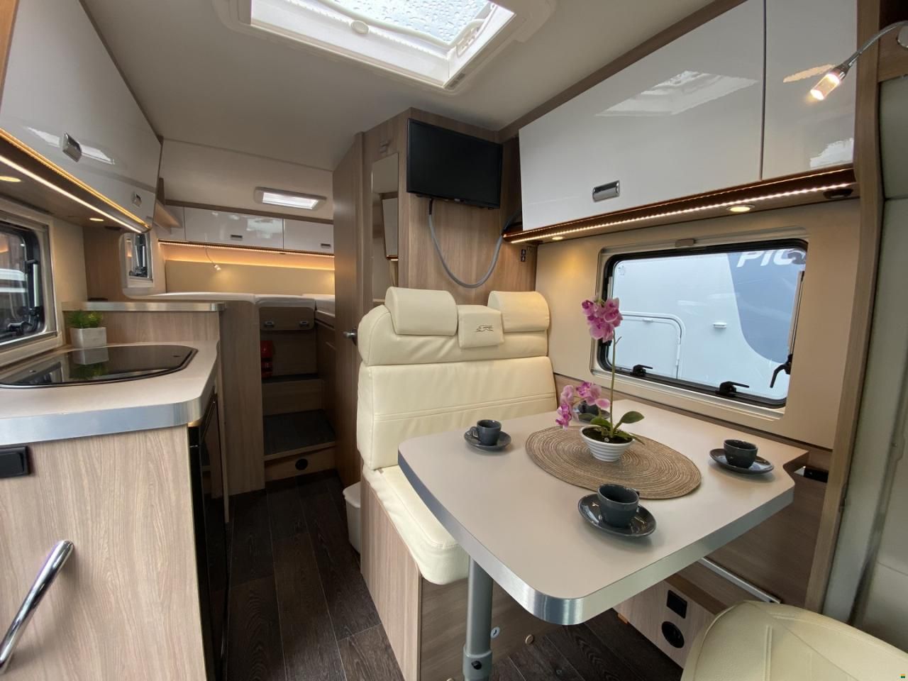 Laika Kosmo V9, Fiat Ducato 2.2MJ 140PS