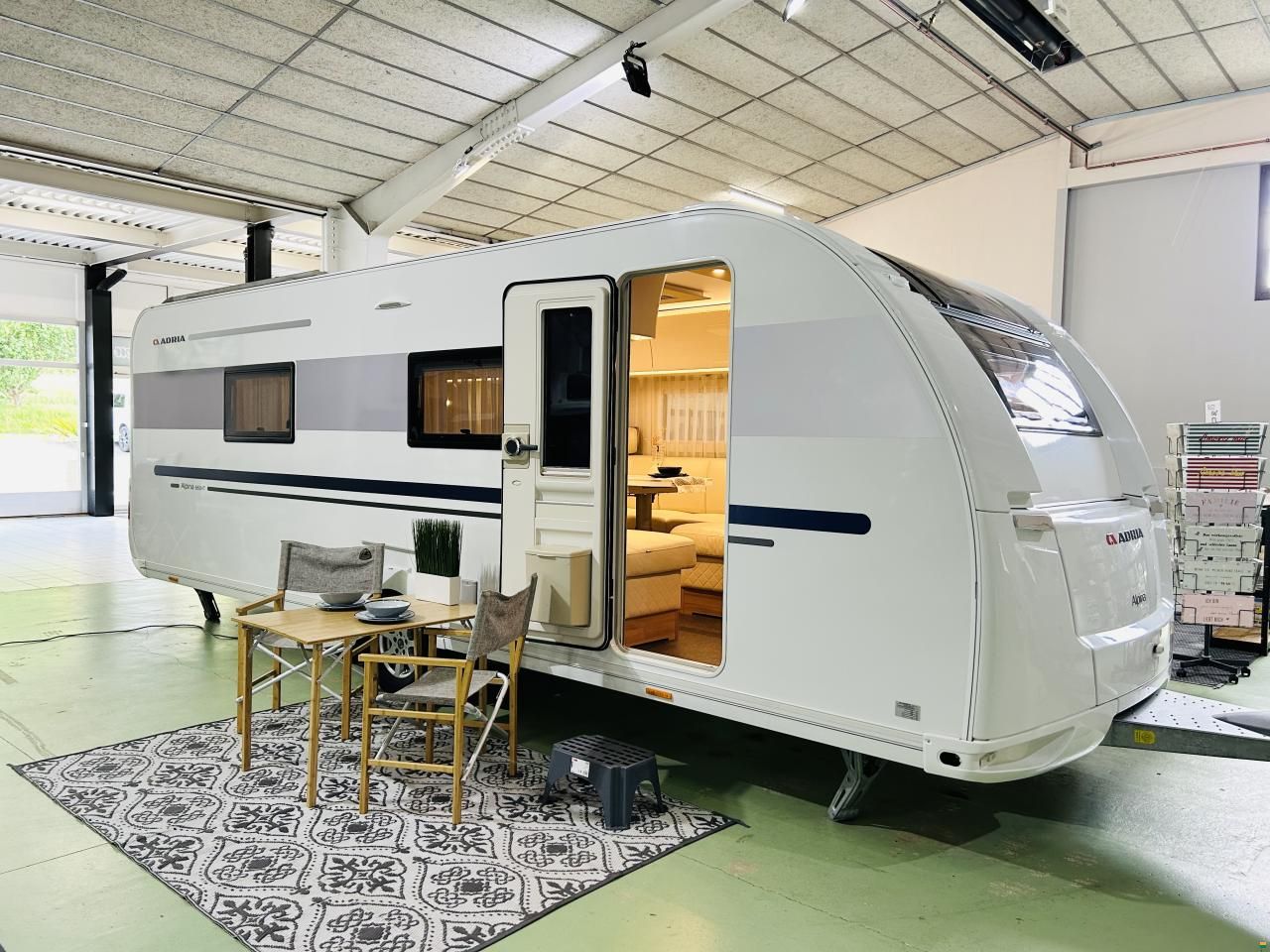 Adria E Alpina 663 HT