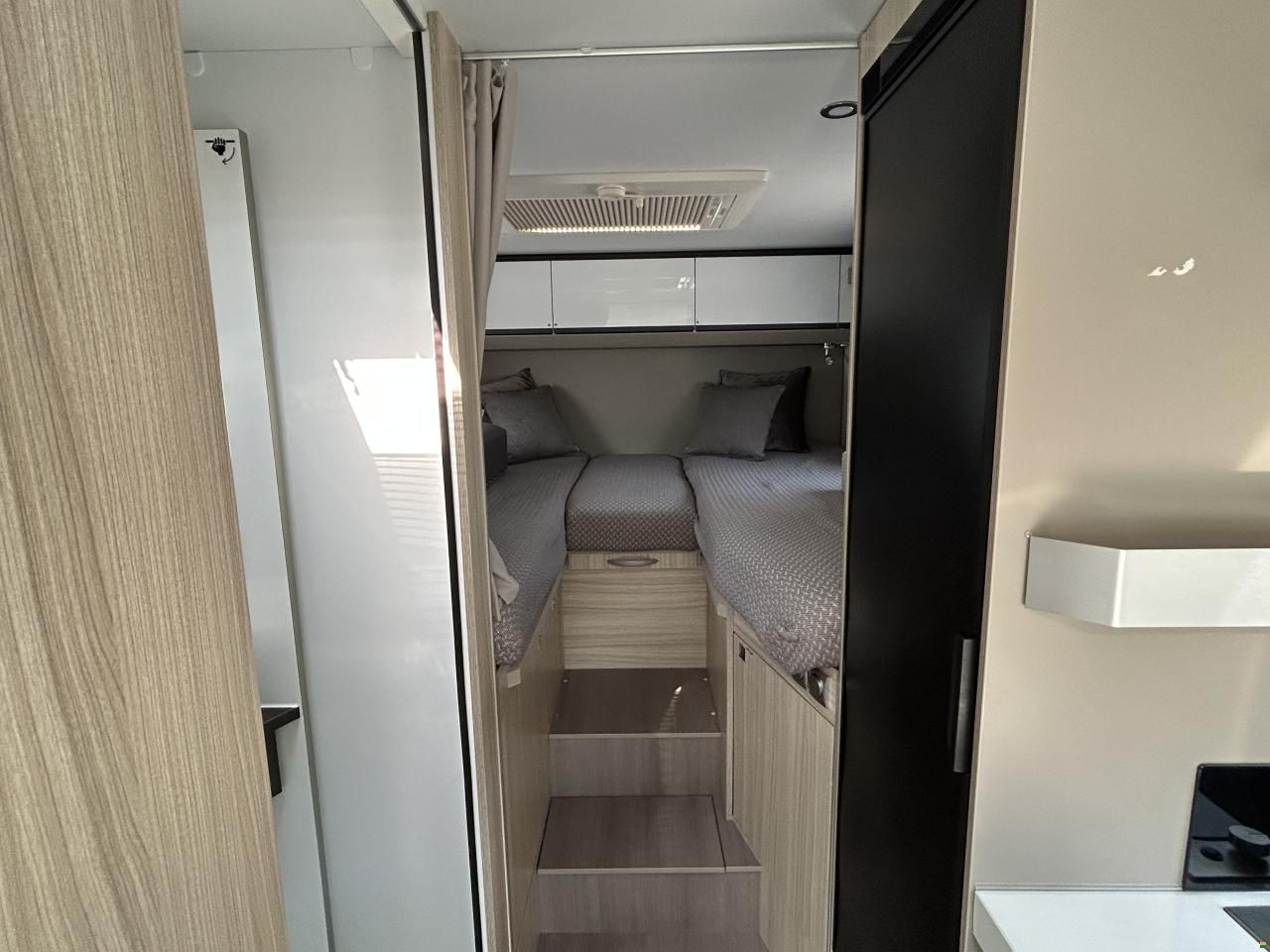 Adria Compact DL