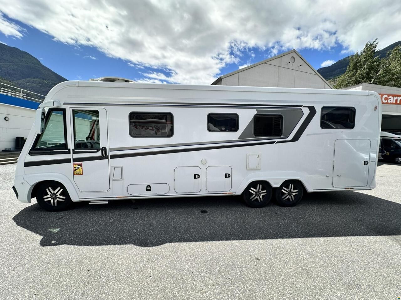 Knaus Sun i 900 LEG