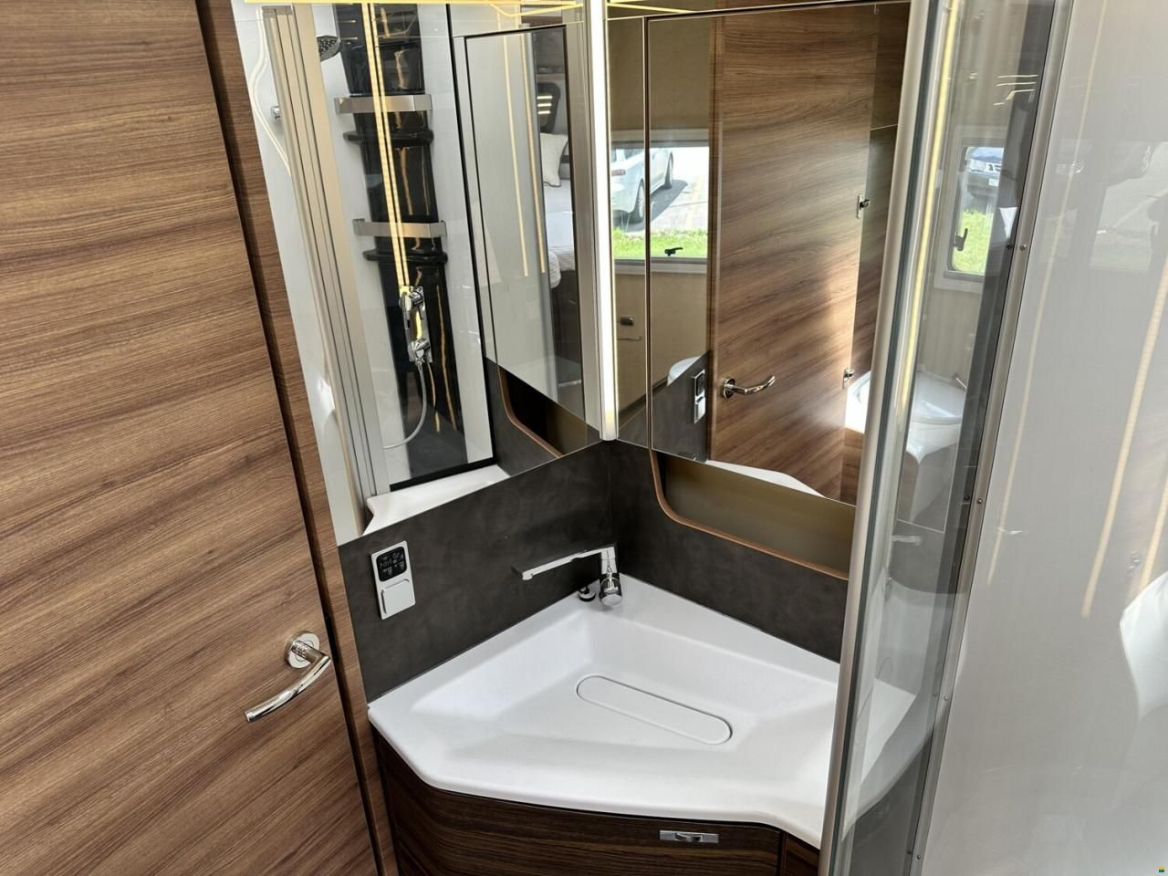 Knaus Sun i 900 LEG